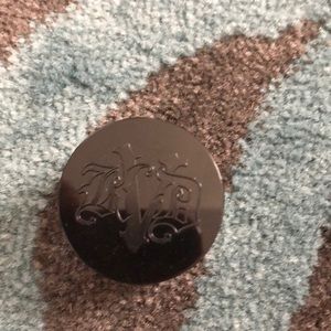 Kat Avon D setting powder. Translucent.